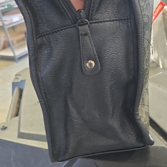 Loungefly Black Skull Pattern Women's Bag - Picture 10 of 10